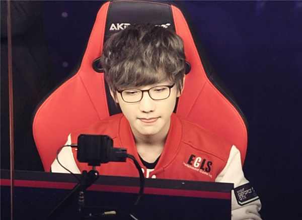 内完成了惊 内完成了惊